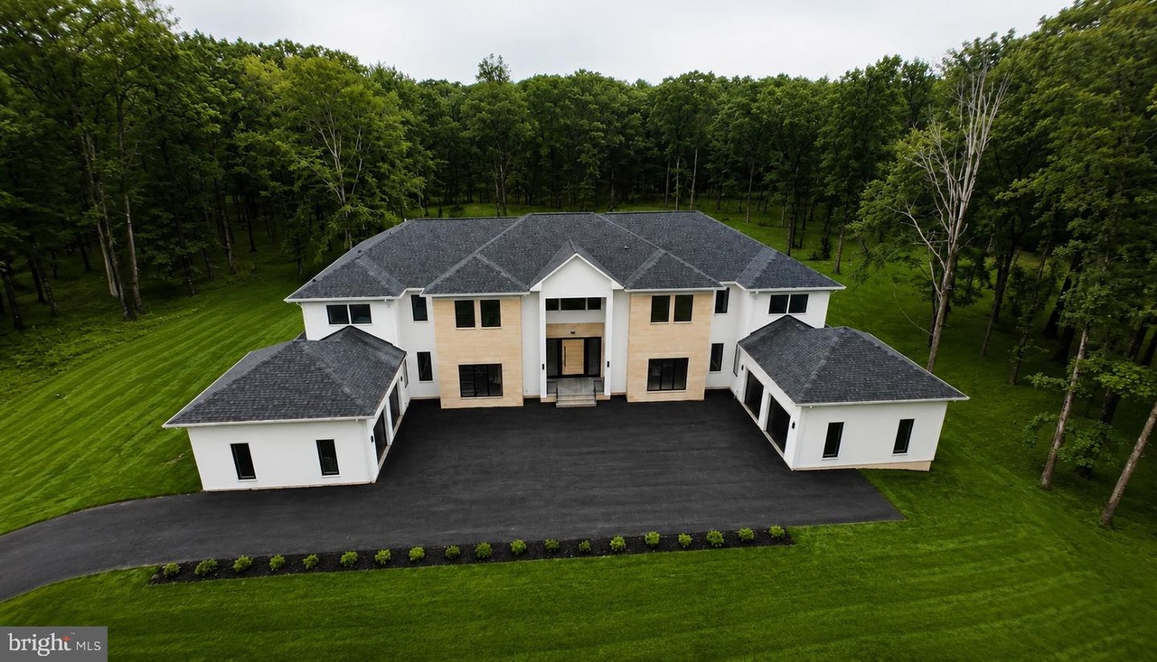 Exterior Trim & Cornish Facade